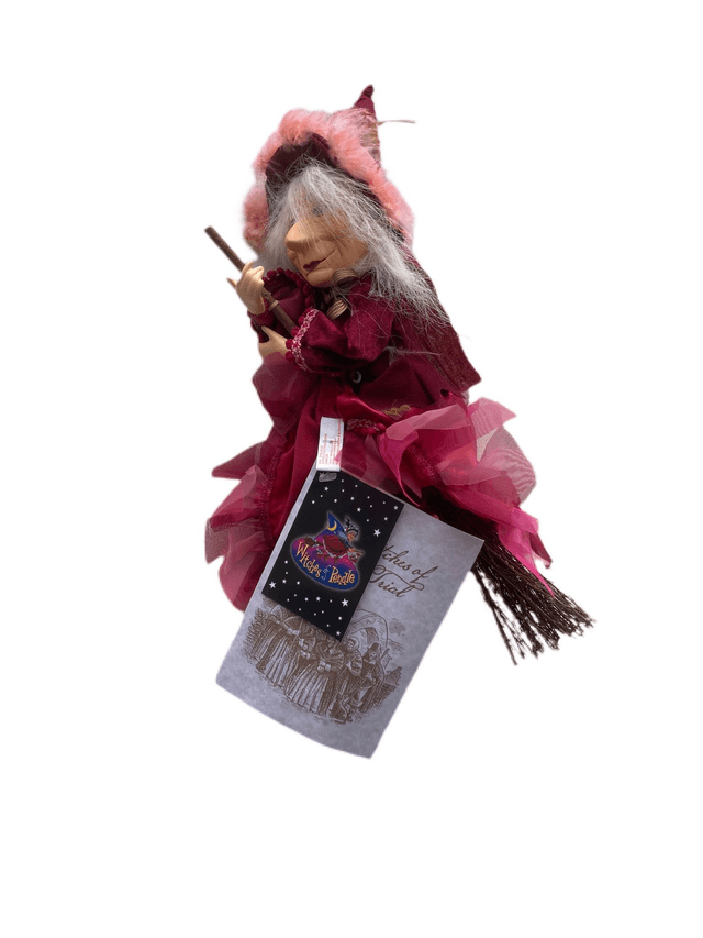 Witches of Pendle Phoebe 30 cm 