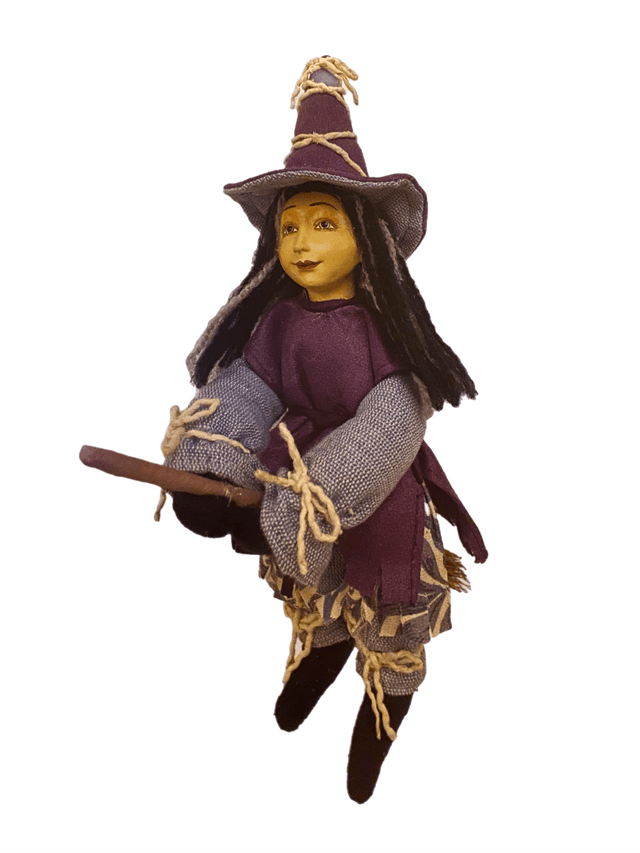 Witches of Pendle - Daisy 25cm