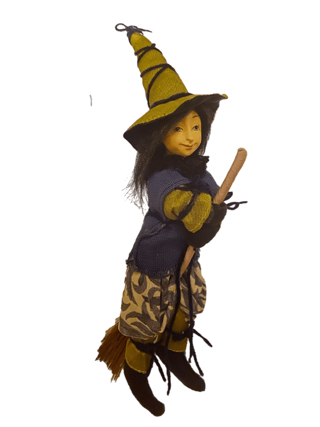 Witches of Pendle - Mary Redfern - 18cm