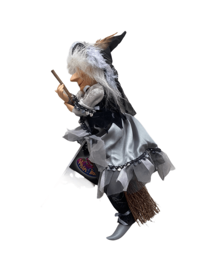 Witches of Pendle Phoebe 30 cm 